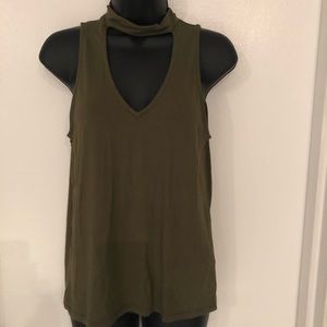 3/$20 Pull & Bear Olive Cut-out tank NET Size S